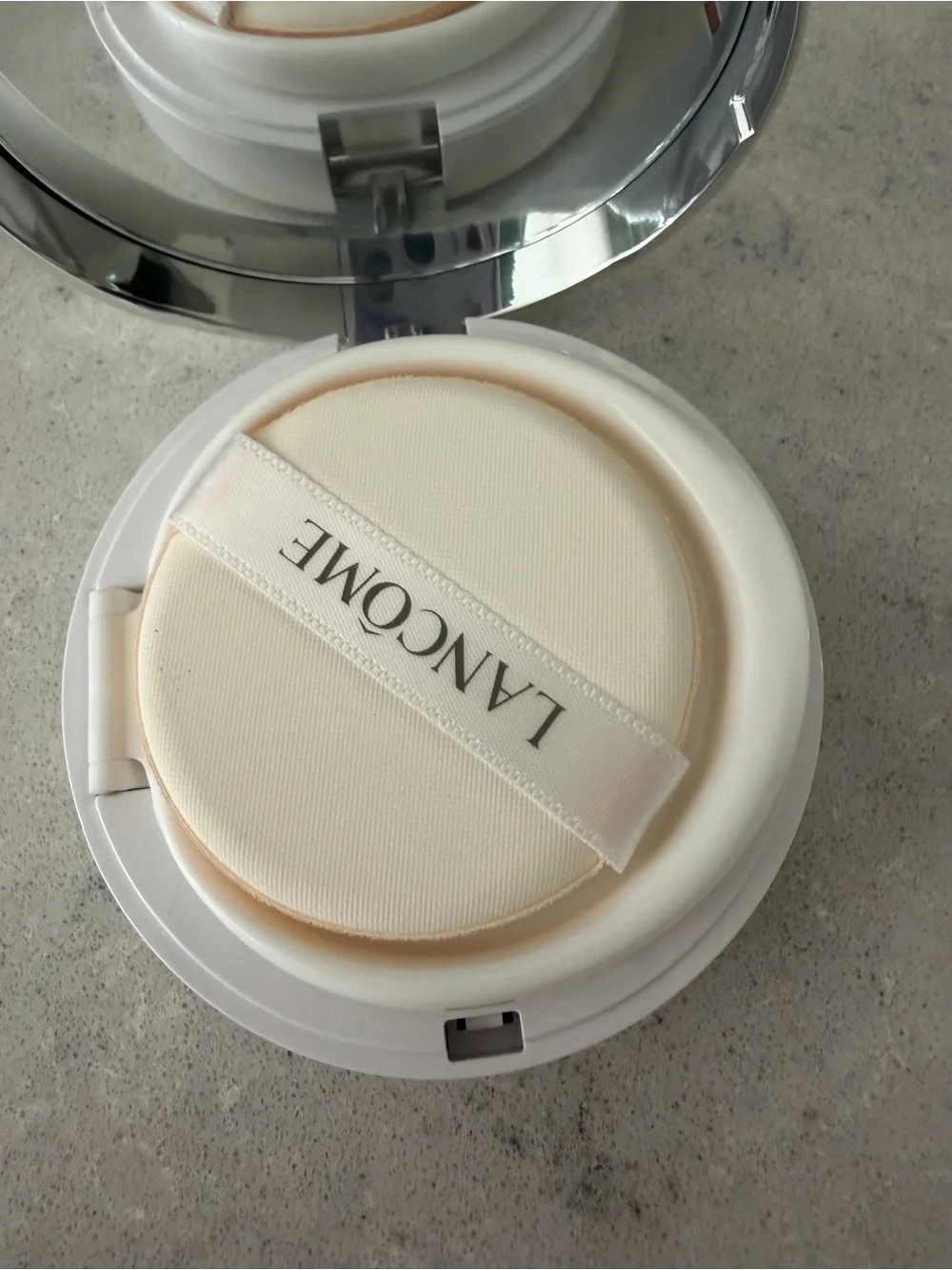 Lancôme Miracle Cushion Foundation 250 Bisque W color